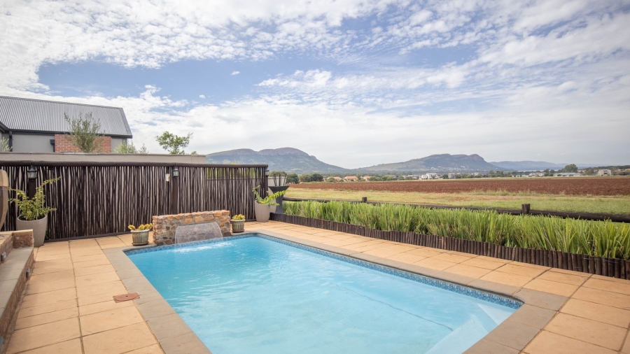 To Let 3 Bedroom Property for Rent in The Coves North West